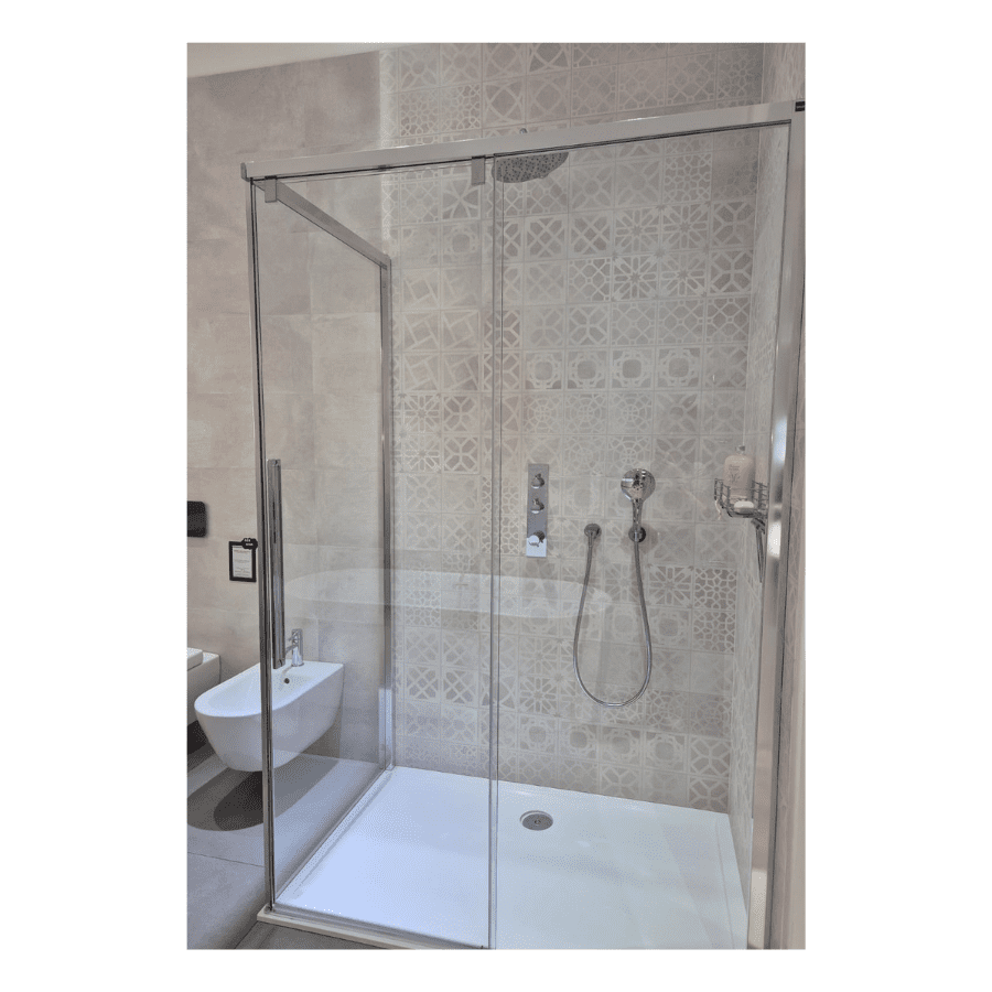 komplet futurion tuš kada 140x90cm + acrux kabina iz izložbe