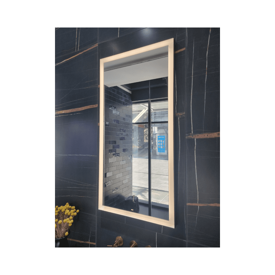 SP.FR500.S1 ogledalo; 50xh100 cm s integr. LED rasvjetom; crni okvir; iz izložbe Rijeka
